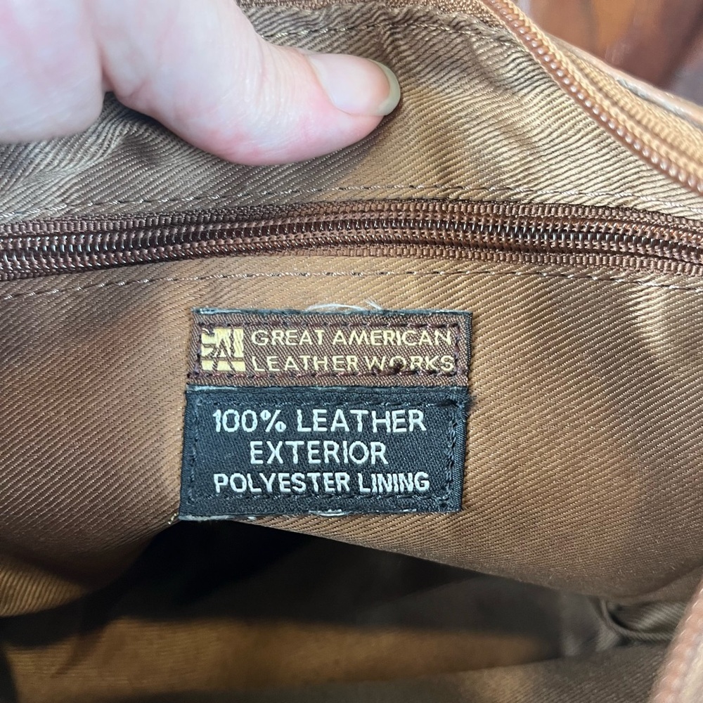 Great American Leatherworks Crossbody - Picture 9 of 12